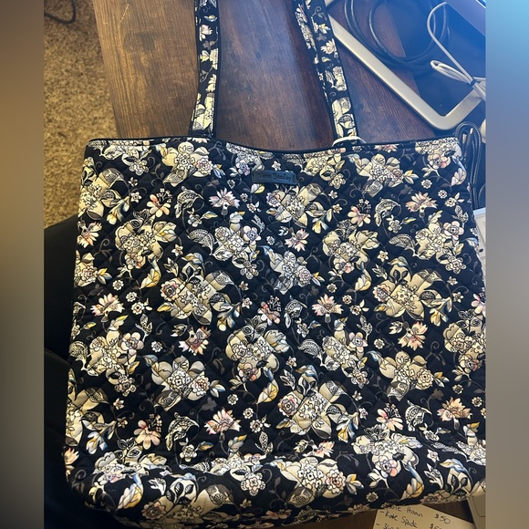 Vera Bradley tote - Picture 1 of 3